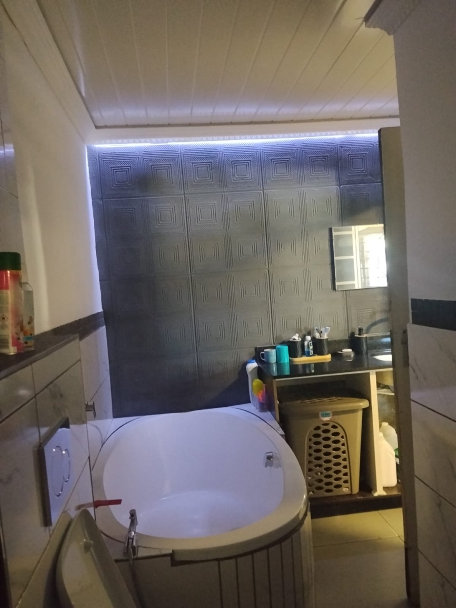  Bedroom Property for Sale in Beacon Valley Western Cape